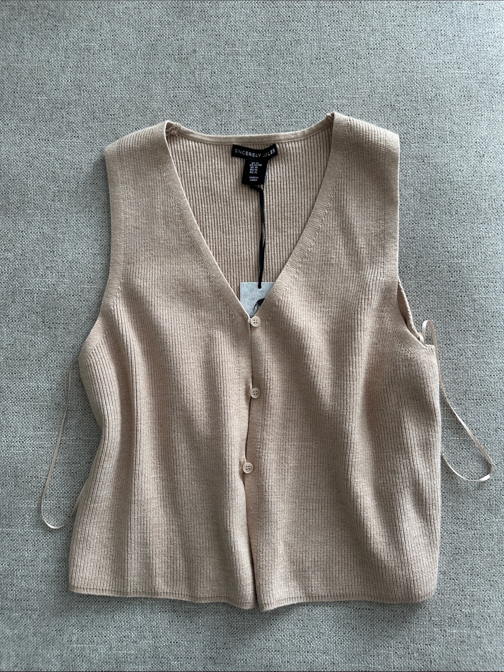 Sincerly Jules Women's Beige/Cream Knit Button-Front Vest